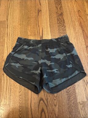 Athleta Women’s Camo Athletic Shorts - 4” Mesh Racer Run Short